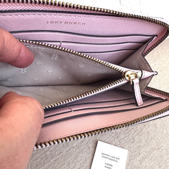 TORY BURCH gemini link zip CONTINENTAL wallet in flower field pink - Picture 13 of 17